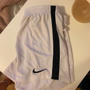 note nike shorts